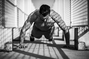 kalistenika trening vazna IRON-BODY kulturistika fitness trojboj zdravie