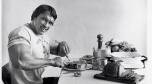 arnold strava objemovka IRON-BODY kulturistika fitness trojboj zdravie