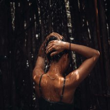 Kontrastna sprcha IRON-BODY kulturistika fitness trojboj zdravie